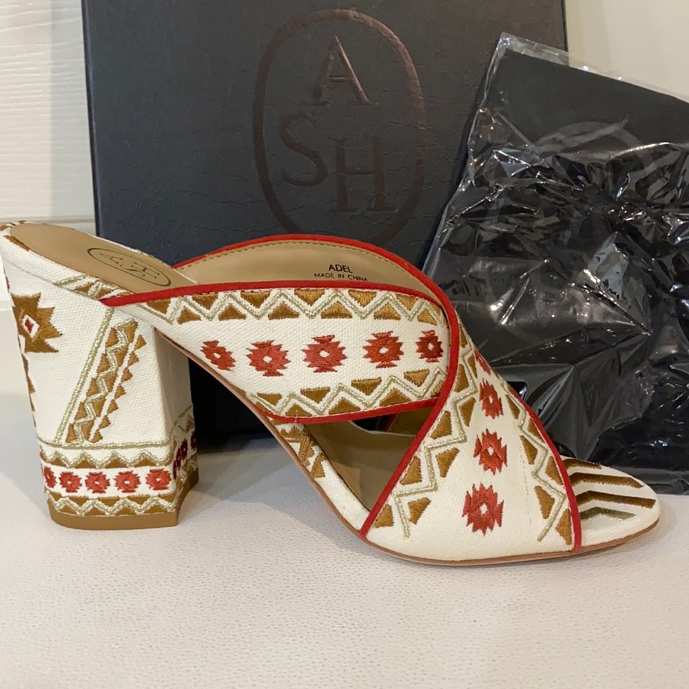 Ash Embroidered Mule